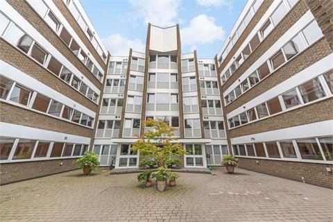 2 bedroom apartment to rent - Chilton Court, Station Avenue, Walton-on-Thames, Surrey, KT12