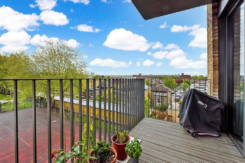 2 bedroom flat to rent, Cobalt Place, London