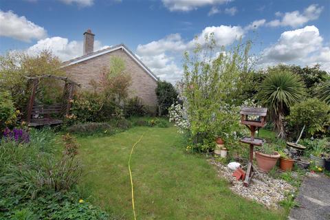 8 Dodmans, Capel St Mary, Ipswich, IP9 2ET