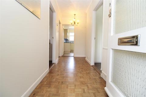 8 Dodmans, Capel St Mary, Ipswich, IP9 2ET