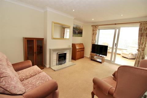8 Dodmans, Capel St Mary, Ipswich, IP9 2ET