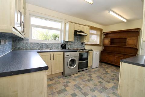 8 Dodmans, Capel St Mary, Ipswich, IP9 2ET