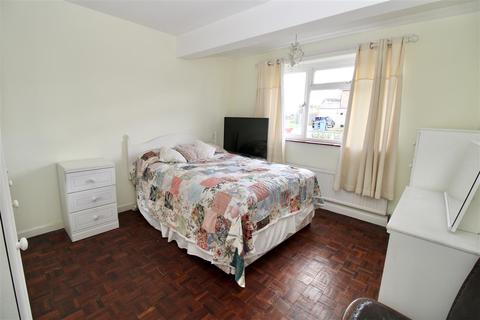 8 Dodmans, Capel St Mary, Ipswich, IP9 2ET