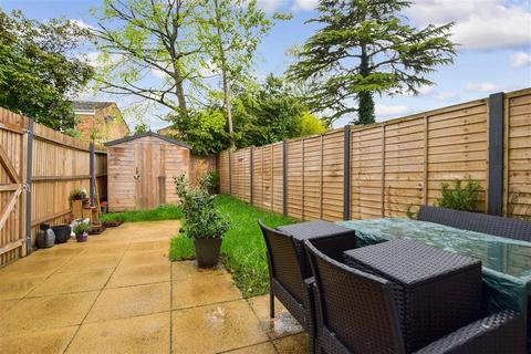 35 Timms Close, Horsham, RH12 4TN