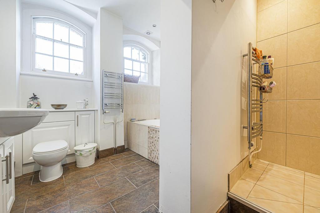 Flat bathroom