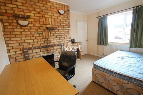 4 bedroom semi-detached house to rent - Hermitage Road
