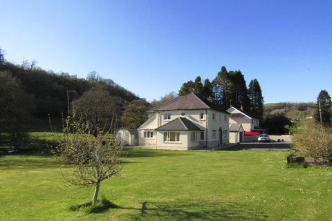 Glandwyryd, Alltwalis, Carmarthen, SA32 7EB