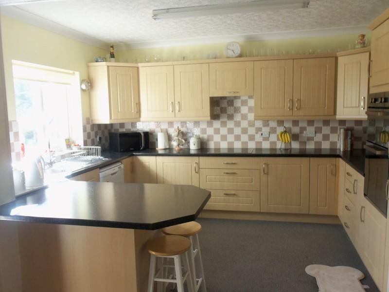 Kitchen / Breakfast Room