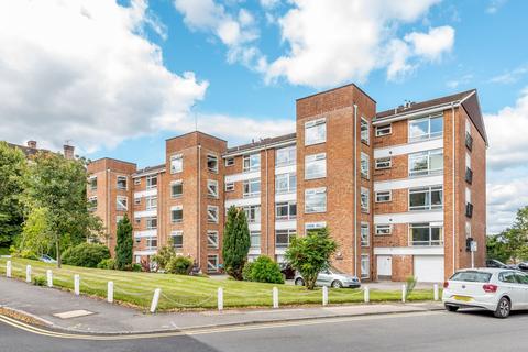 17, Southbury Lawn Road, Guildford, GU2 4DD