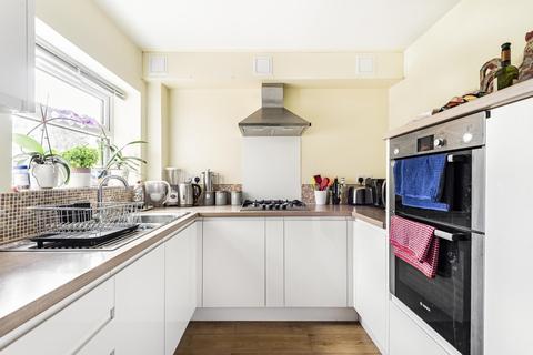 17, Southbury Lawn Road, Guildford, GU2 4DD