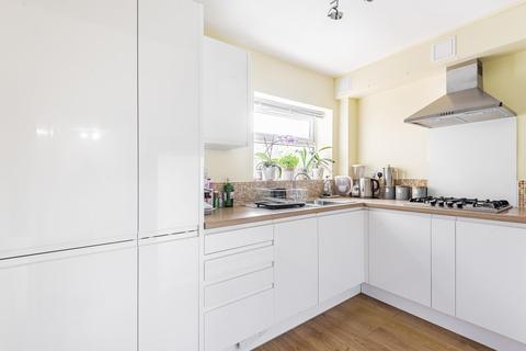 17, Southbury Lawn Road, Guildford, GU2 4DD