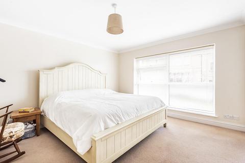 17, Southbury Lawn Road, Guildford, GU2 4DD
