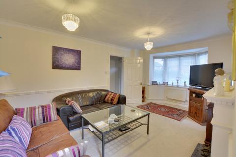 45 Vancouver Drive, Crawley, RH11 7UR