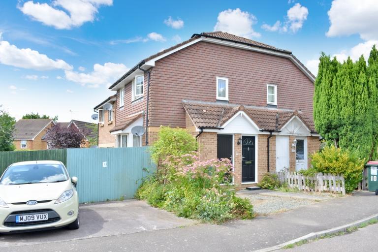 Bolton Road, Maidenbower, RH10 1 bed end of terrace house £995 pcm (£