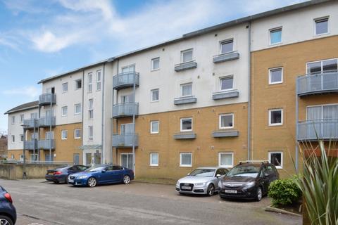 2 bedroom apartment for sale, Trafalgar Gardens, Three Bridges, RH10