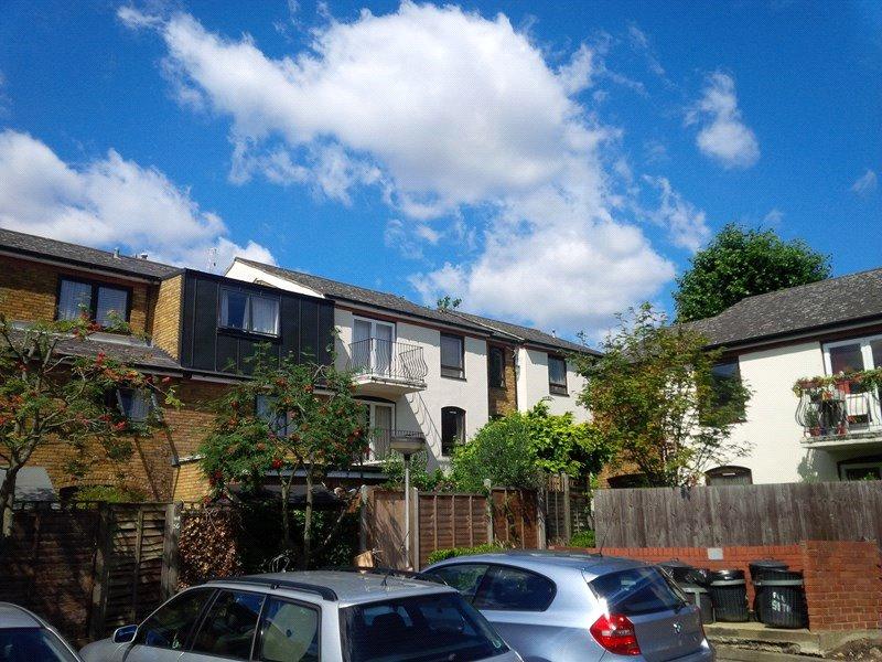 Thornhill Road, Islington, London, N1 2 bed apartment £1,600 pcm (£