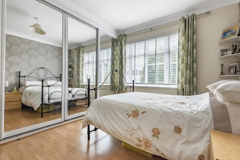 45 Glebe Way, West Wickham, BR4 0SH