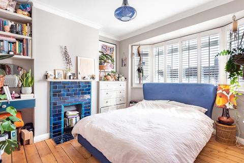 100 Bramdean Crescent, London, SE12 0UH