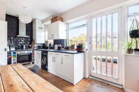 100 Bramdean Crescent, London, SE12 0UH