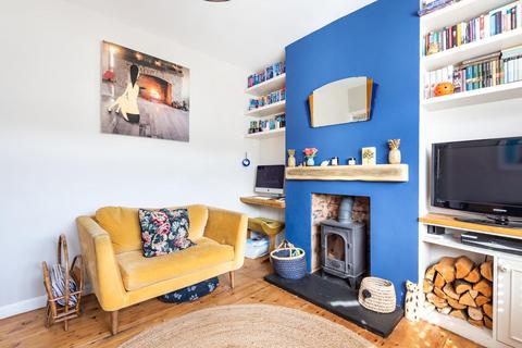 100 Bramdean Crescent, London, SE12 0UH