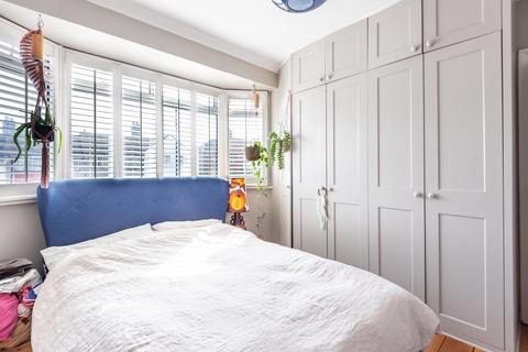 100 Bramdean Crescent, London, SE12 0UH