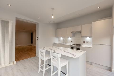 3 bedroom flat to rent, Dean Terrace, Stockbridge, Edinburgh, EH4