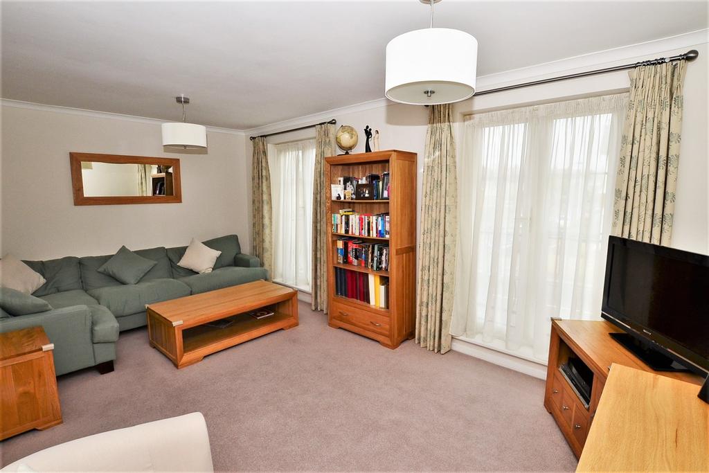 Shenfield Road, Woodford Green, IG8 4 bed house £725,000