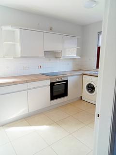 2 bedroom flat to rent, Gilbertfield  Place  KA12