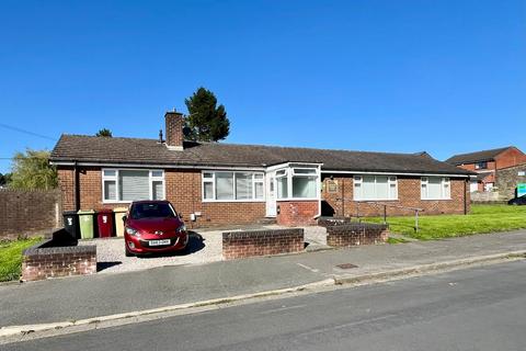 2 bedroom bungalow to rent, Windsor Road, Bromley Cross, Bolton, BL7