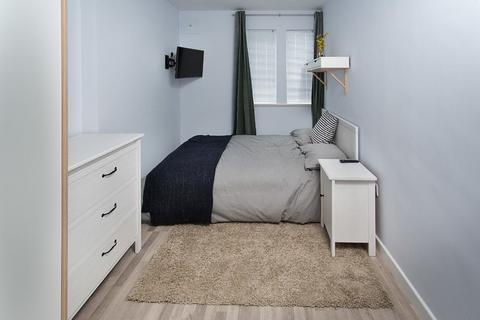 1 bedroom in a house share to rent, 12 Beech Road