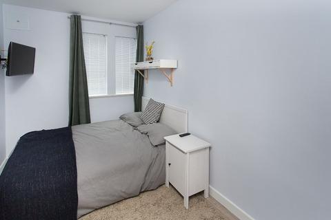 1 bedroom in a house share to rent, 12 Beech Road