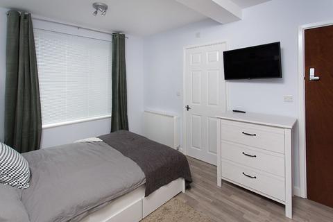 1 bedroom in a house share to rent, 12 Beech Road