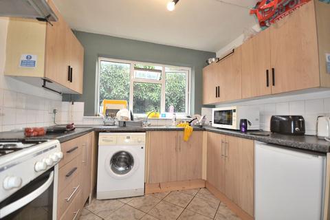 1 bedroom in a house share to rent, 25 Birrell Road Forest Fields