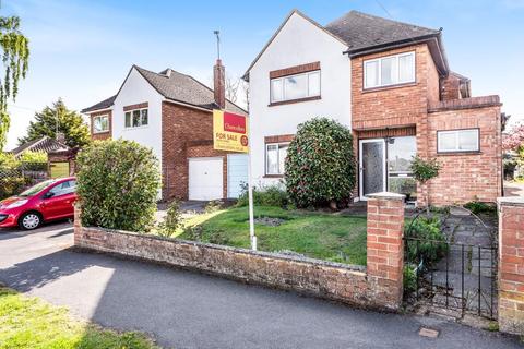 31 Cedar Close, Bagshot, GU19 5AB