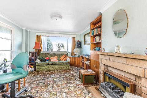 31 Cedar Close, Bagshot, GU19 5AB