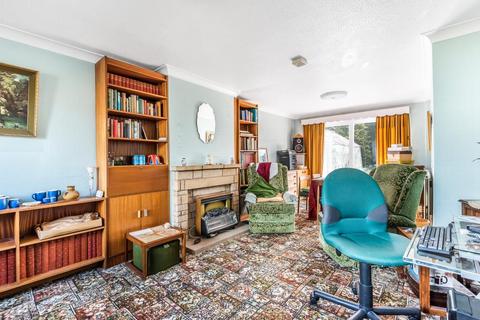 31 Cedar Close, Bagshot, GU19 5AB