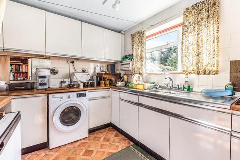 31 Cedar Close, Bagshot, GU19 5AB