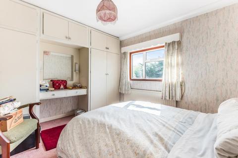 31 Cedar Close, Bagshot, GU19 5AB