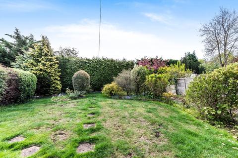 31 Cedar Close, Bagshot, GU19 5AB