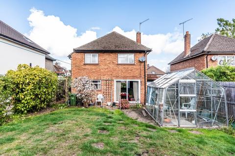 31 Cedar Close, Bagshot, GU19 5AB