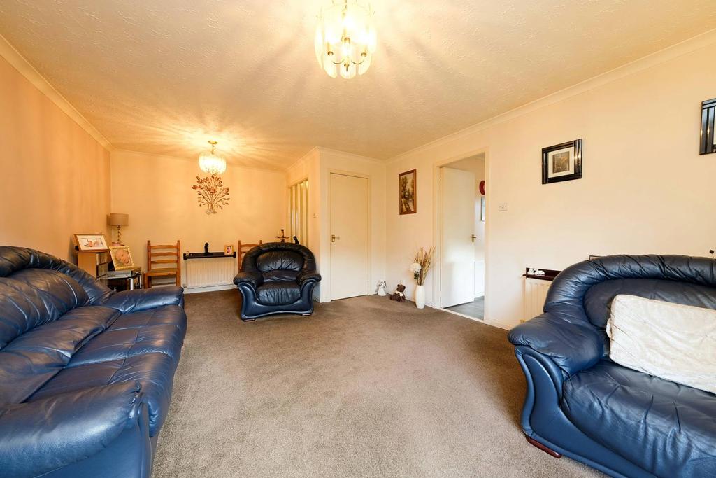 50 Westgate, Mid Calder, LIVINGSTON... 3 bed detached bungalow £190,000