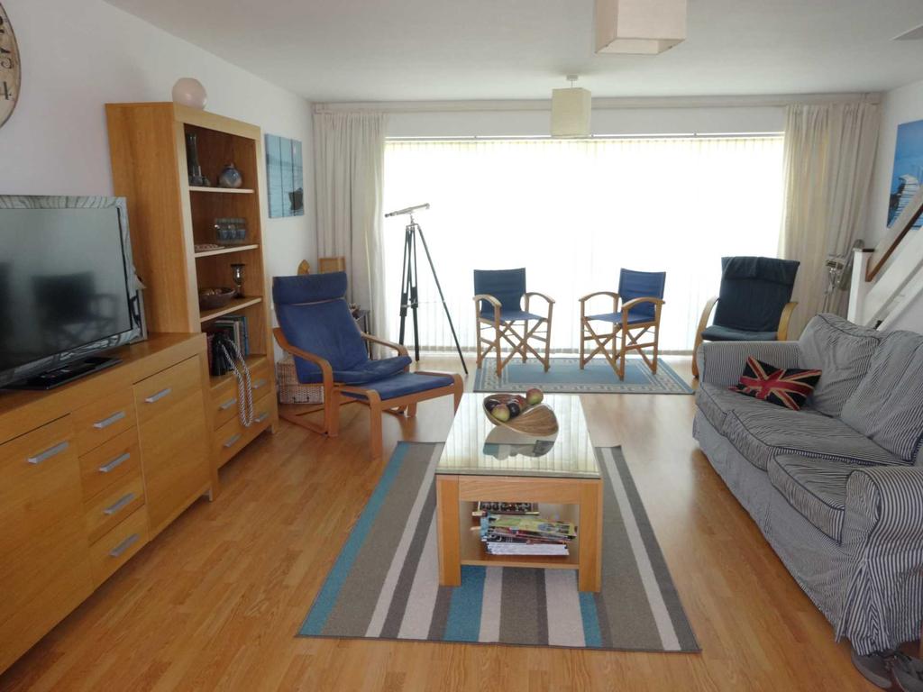 Kingsway, Selsey 3 bed apartment £950 pcm (£219 pw)