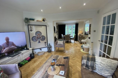 3 bedroom semi-detached house to rent, Hampstead Garden Subrub NW11