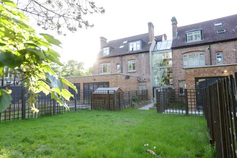 3 bedroom apartment to rent, 34-36 Harold Road, Crystal Palace, London SE19