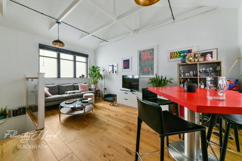 Flat 3, 65 Woodrow, London, SE18 5DH