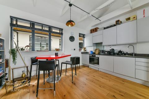 Flat 3, 65 Woodrow, London, SE18 5DH
