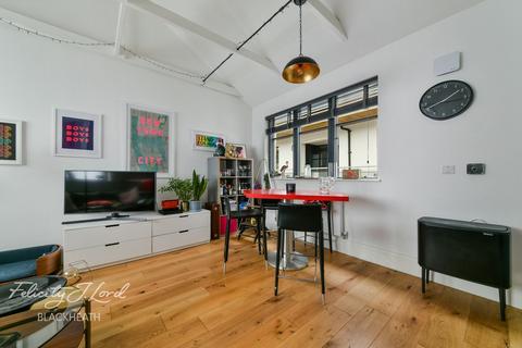 Flat 3, 65 Woodrow, London, SE18 5DH