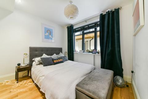 Flat 3, 65 Woodrow, London, SE18 5DH