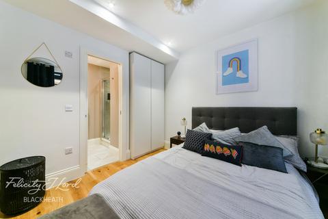 Flat 3, 65 Woodrow, London, SE18 5DH
