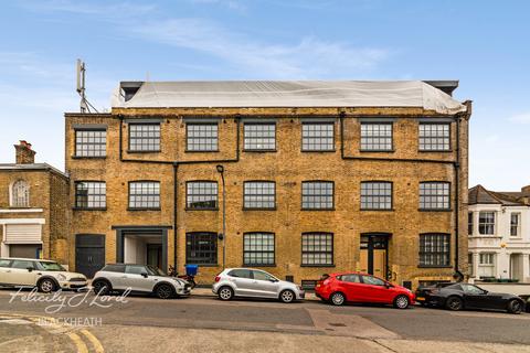 Flat 3, 65 Woodrow, London, SE18 5DH